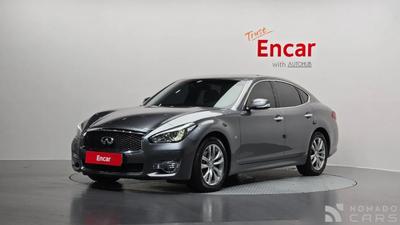 Infiniti Q70