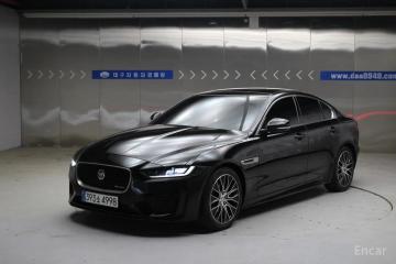Jaguar XE