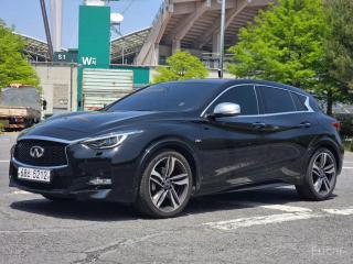 Infiniti Q30
