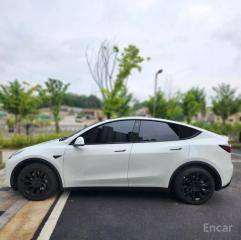 Tesla model-y