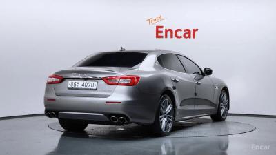 Maserati Quattroporte