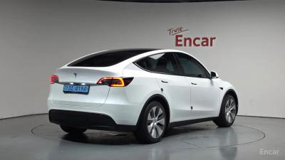Tesla model-y