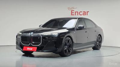 BMW i7
