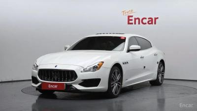 Maserati Quattroporte