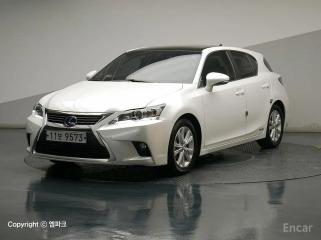 Lexus CT200h