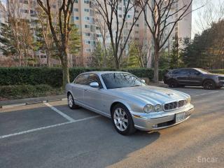 Jaguar XJ-8