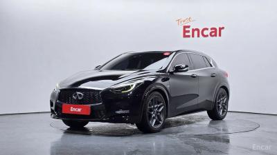 Infiniti Q30