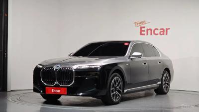 BMW i7