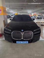 BMW i7