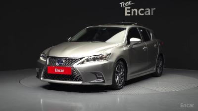 Lexus CT200h