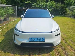 Tesla model-y