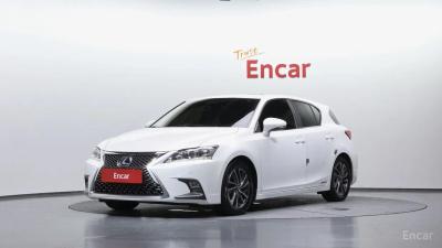 Lexus CT200h