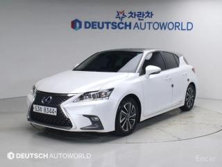 Lexus CT200h