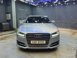 Audi S8