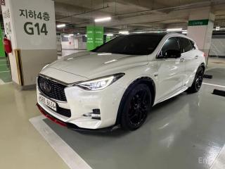 Infiniti Q30