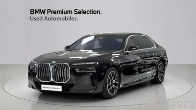 BMW i7