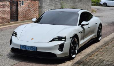 Porsche Taycan