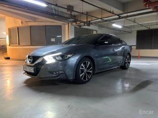 Nissan Maxima