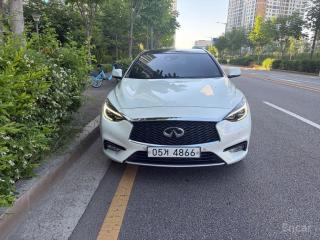 Infiniti Q30