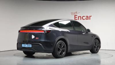 Tesla model-y
