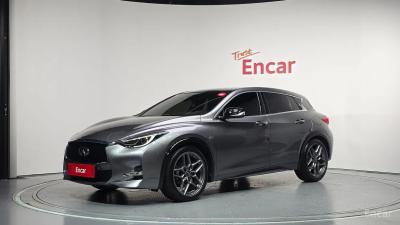 Infiniti Q30