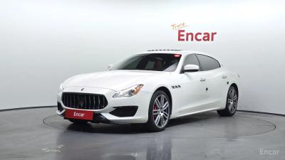 Maserati Quattroporte