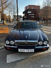 Jaguar XJ-8