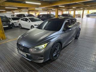 Infiniti Q30