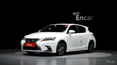 Lexus CT200h
