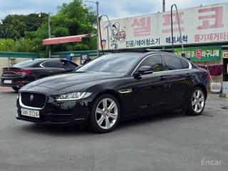 Jaguar XE