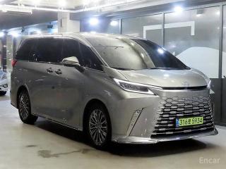 Lexus LM