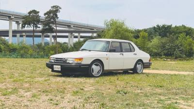 Saab 900