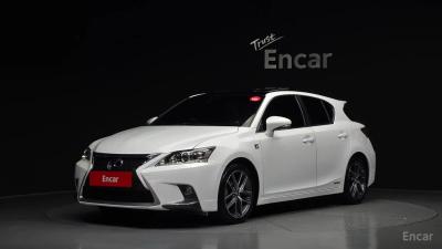 Lexus CT200h