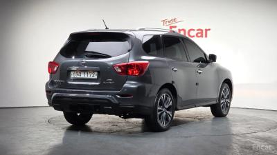 Nissan pathfinder