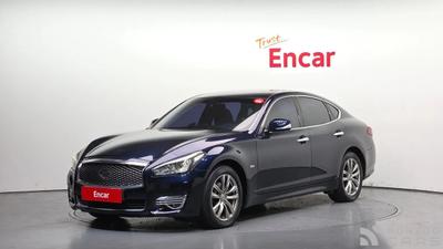 Infiniti Q70