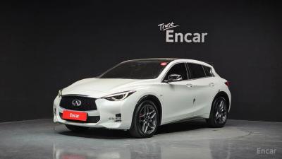 Infiniti Q30