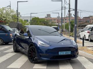 Tesla model-y