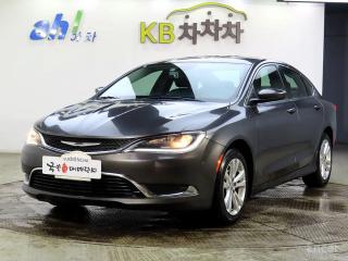 Chrysler 200