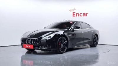 Maserati Quattroporte