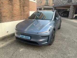 Tesla model-y