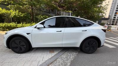 Tesla model-y