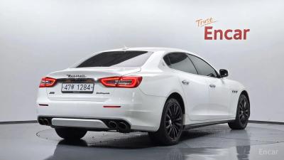 Maserati Quattroporte