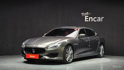 Maserati Quattroporte