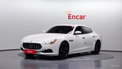 Maserati Quattroporte