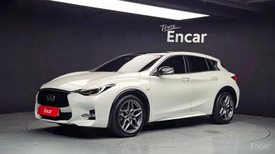 Infiniti Q30
