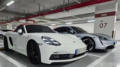 Porsche 718