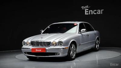 Jaguar XJ-8