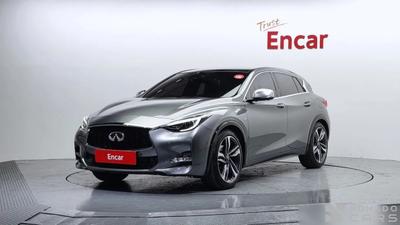 Infiniti Q30