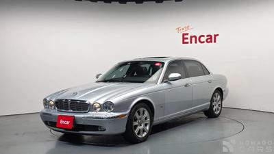 Jaguar XJ-8