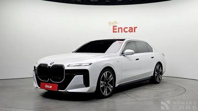 BMW i7